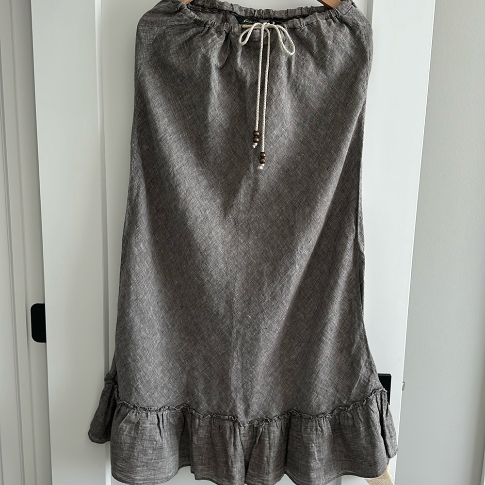 Eddie Bauer maxi boho skirt linen. Color is brown-grey. Drawstring. Back pocket.